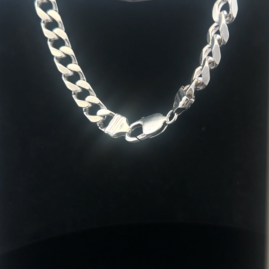925 silver curb bracelet, unbranded, 23cm long, 32.6g weight, detailed silver chain jewelry displayed on a neutral background.