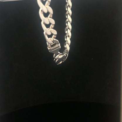 925 silver curb bracelet, unbranded, 23cm length, 32.6g weight, detailed silver jewelry with curb links.