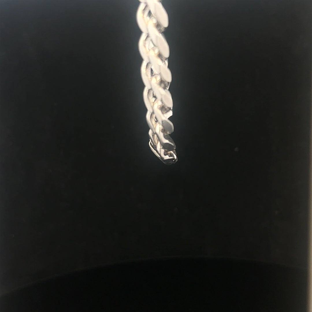 925 silver curb bracelet weighing 32.6g and measuring 23cm, featuring a classic chain design, unbranded jewelry accessory.