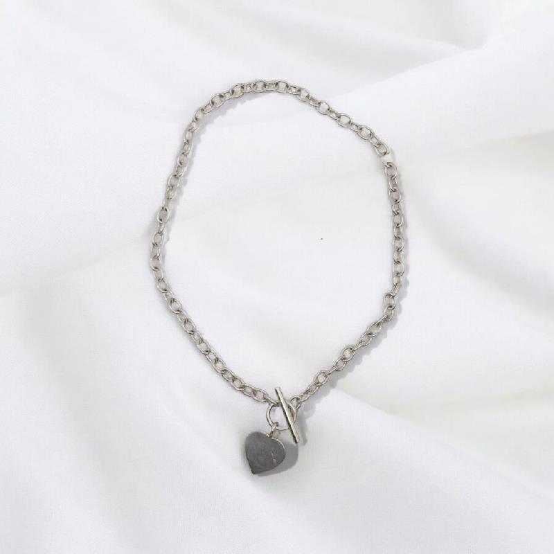 925 silver heart chain weighing 29.7g, featuring a delicate heart pendant, on a neutral background.