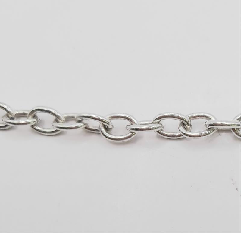 925 silver heart chain weighing 29.7g, featuring a delicate heart pendant, crafted with high-quality silver.