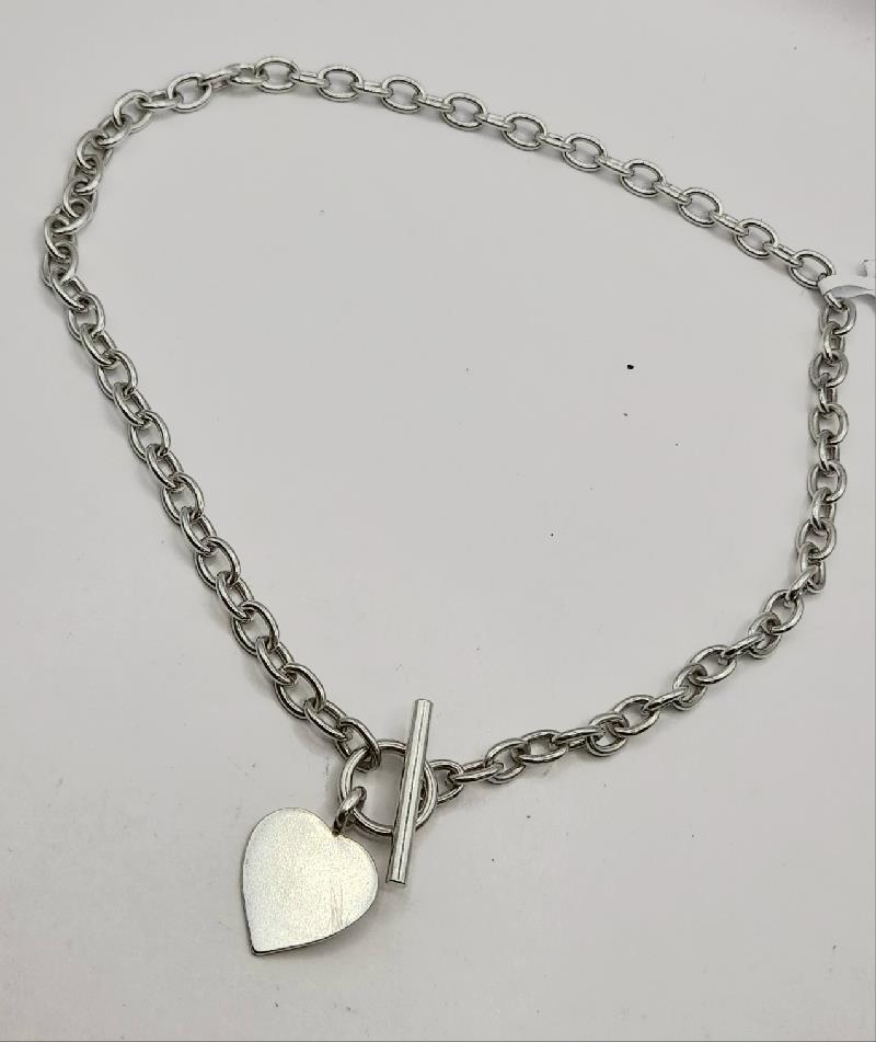 925 silver heart chain weighing 29.7g, featuring a delicate heart pendant, crafted with high-quality silver for elegant jewelry.