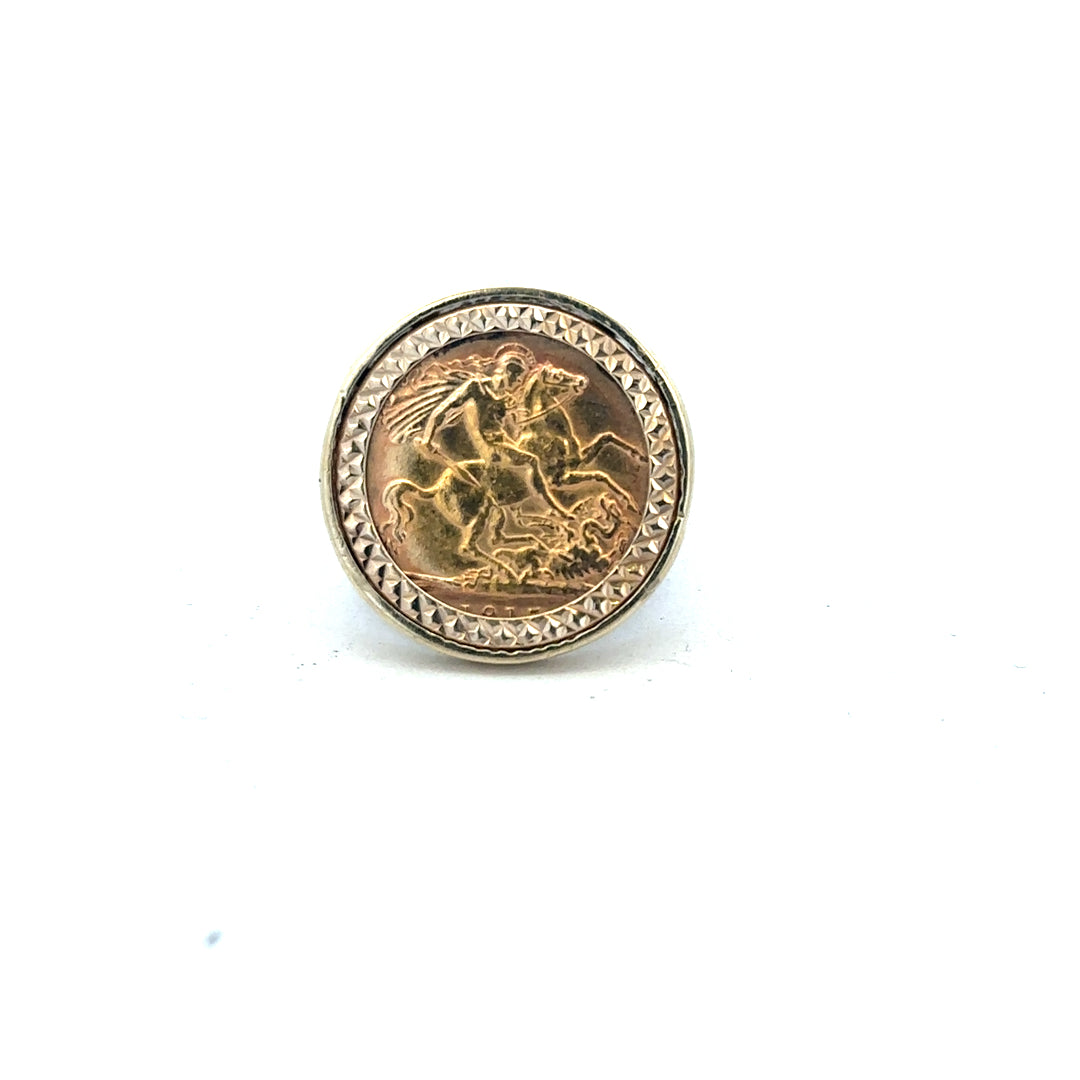 9ct 1914 half sovereign ring in size R1/2, unbranded, featuring detailed vintage coin design and gold band.