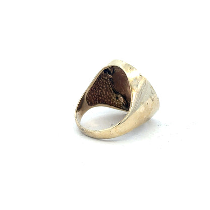9ct gold 1914 half sovereign ring in size R1/2, featuring detailed vintage coin design on a classic band.