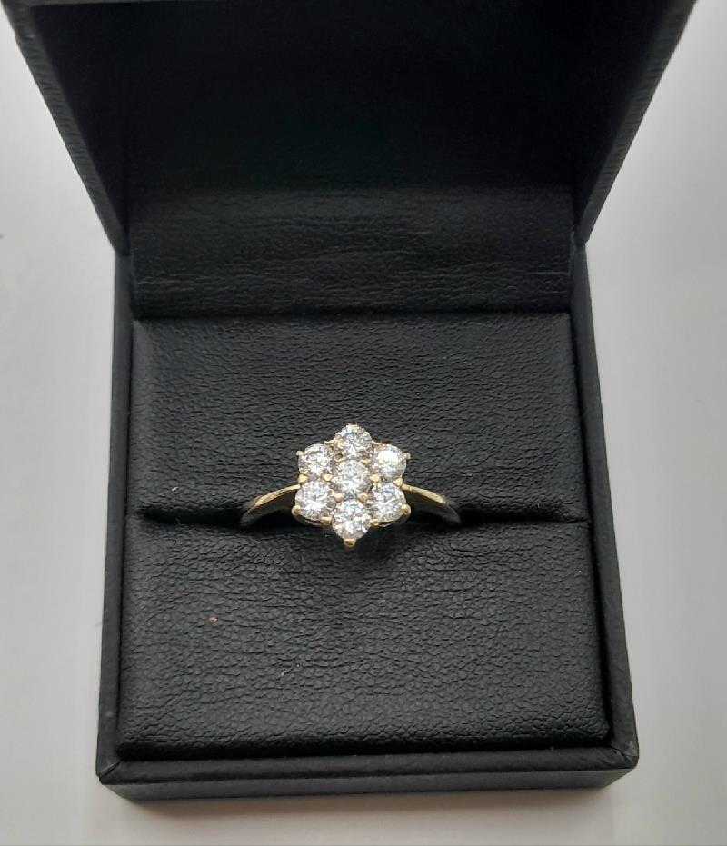 9ct gold ring in size O, weighing 3.1g, featuring a simple band design, unbranded jewelry piece with a smooth finish.