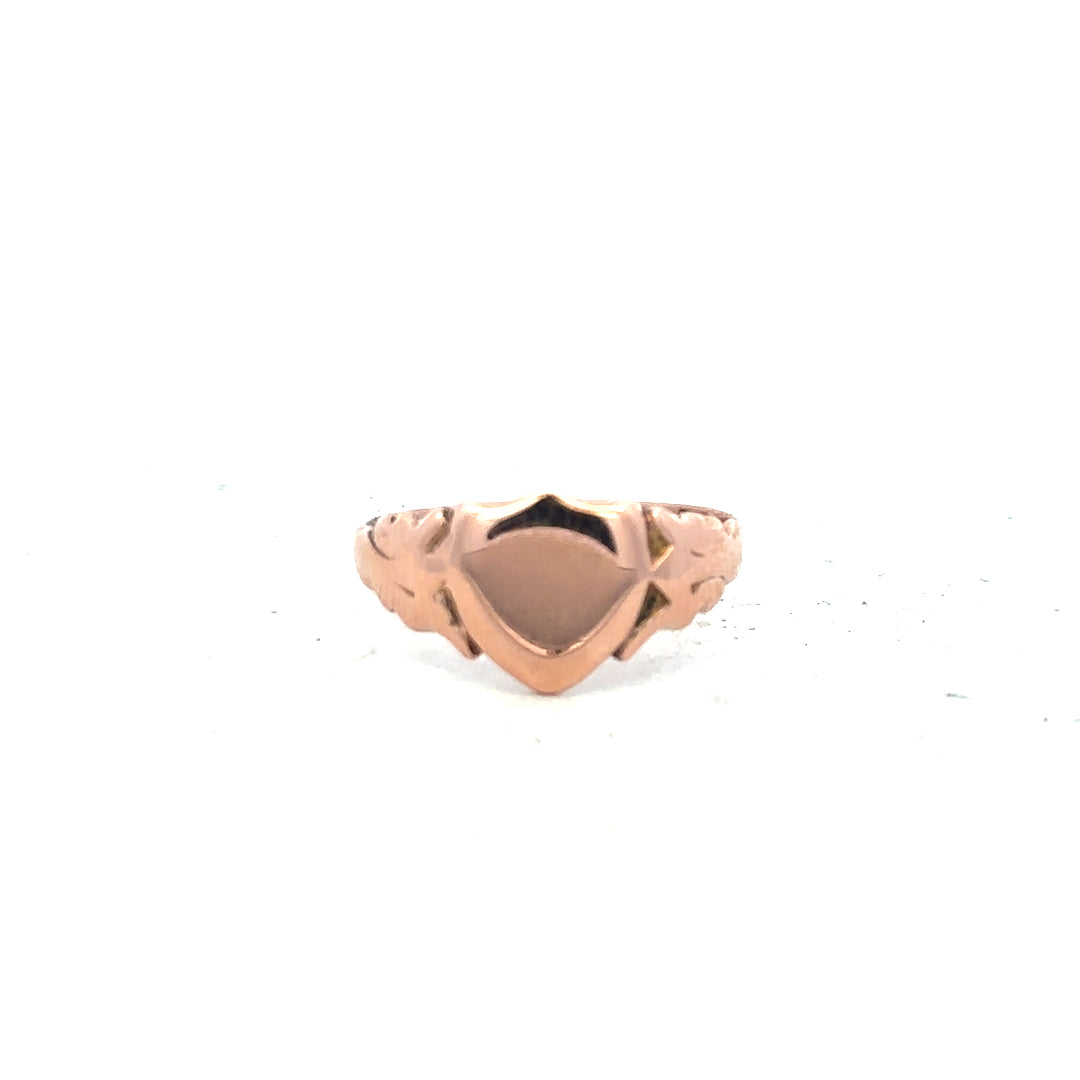 9ct gold ring in size O, unbranded, with a polished finish and simple band design.