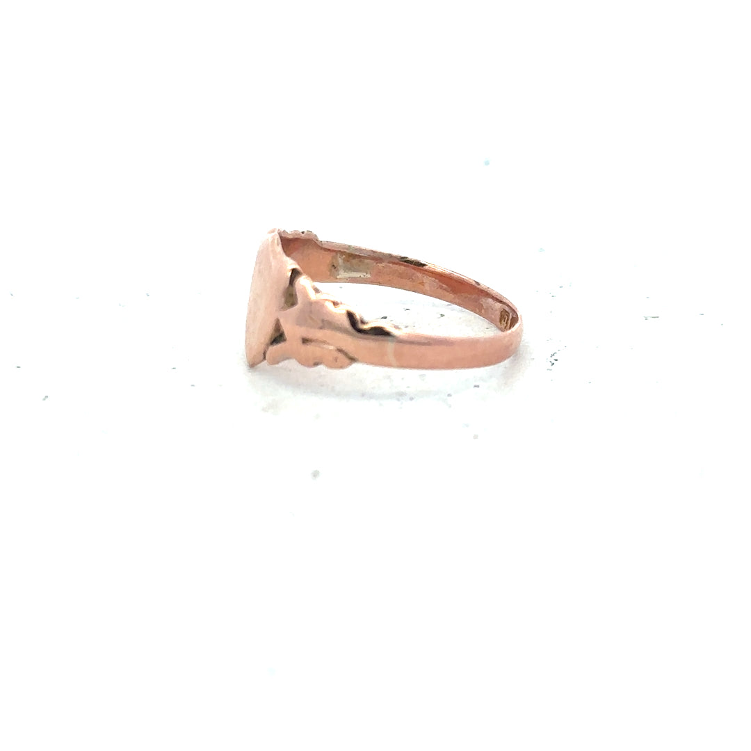 9ct gold ring in size O with a simple band design, unbranded jewelry for elegant everyday wear