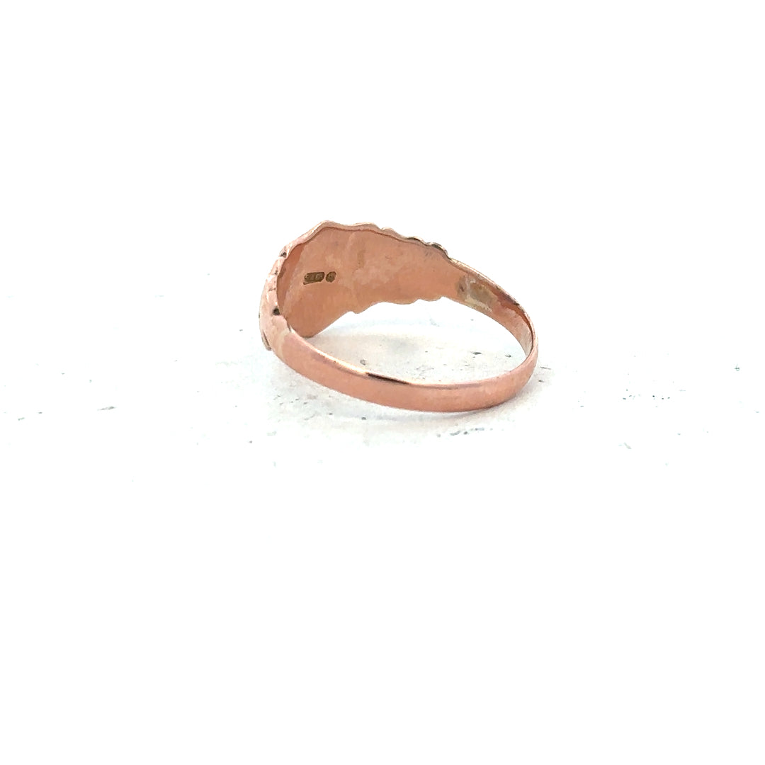 9ct gold ring in size O, unbranded, showcasing a smooth, polished band with a classic design.