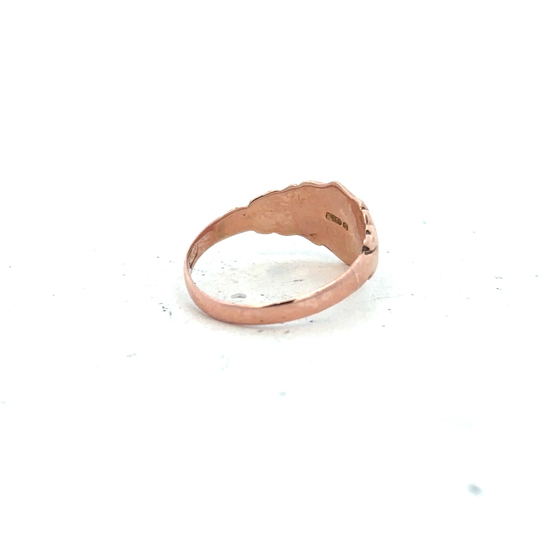 9ct gold ring in size O with a simple band design, featuring a polished finish and unbranded craftsmanship.
