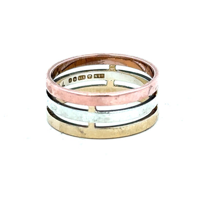 9ct gold ring size P with a simple band design, featuring a polished finish and smooth edges.