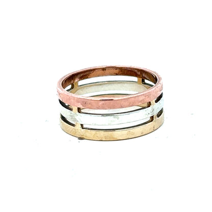 9ct gold ring size P with a smooth band, unbranded jewelry shown in the image.