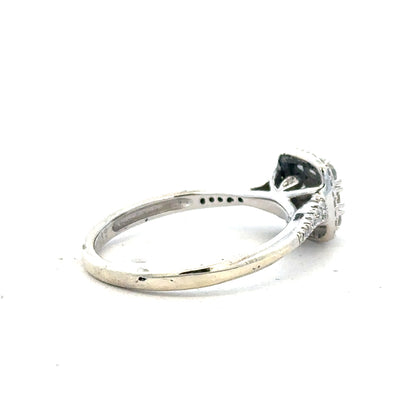 9ct white gold diamond ring with 0.40 carats, size P, featuring a sparkling diamond centerpiece.
