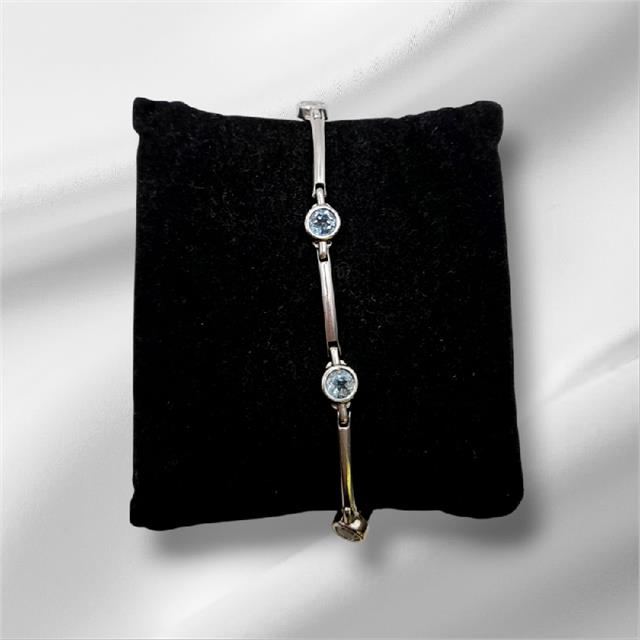 9ct white gold bracelet, 19cm length, 6.4g, unbranded, elegant jewelry with polished finish and secure clasp.