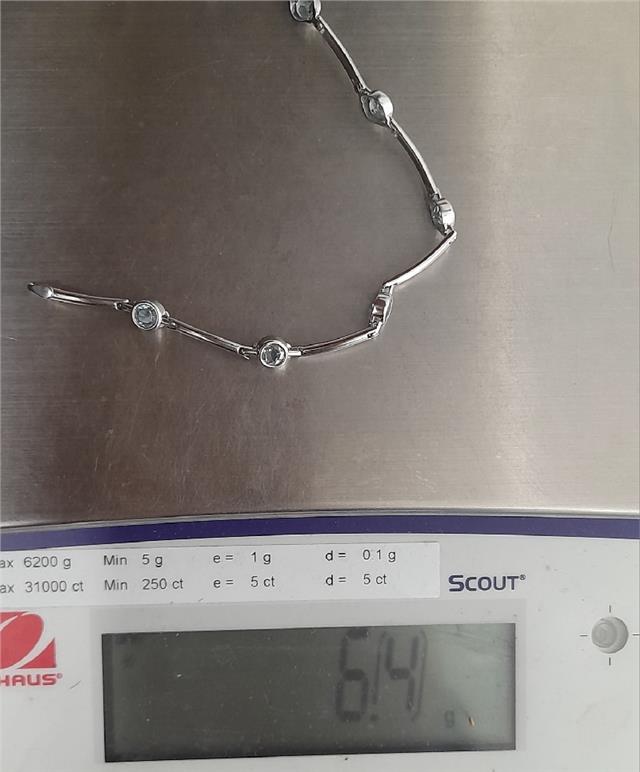 9ct white gold bracelet, 19cm length, 6.4g, unbranded jewelry with a sleek, polished finish and delicate chain design.