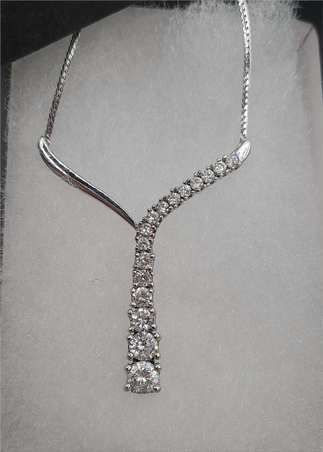 9ct white gold chain, 17-inch length, 5.1g, unbranded jewelry with a classic link design.