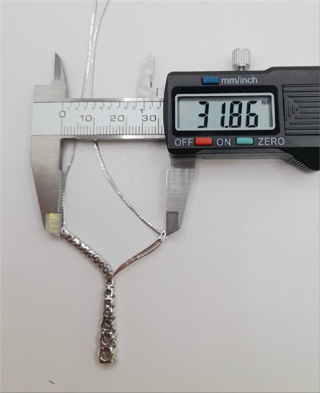 9ct white gold chain, 17-inch length, 5.1g, unbranded jewelry accessory with a sleek, polished finish.