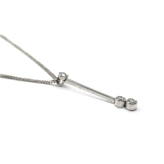9ct white gold chain with 18ct white gold diamond pendant, featuring sparkling diamonds and a lightweight 3.5g design.