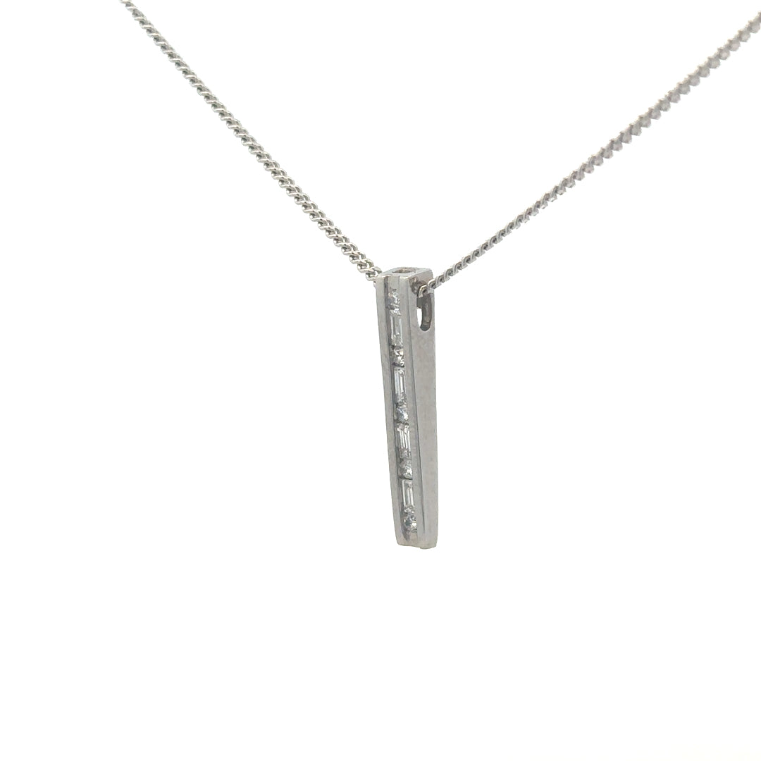 9ct white gold chain with 18ct diamond pendant featuring 0.25 carats of sparkling diamonds, elegant jewelry accessory.