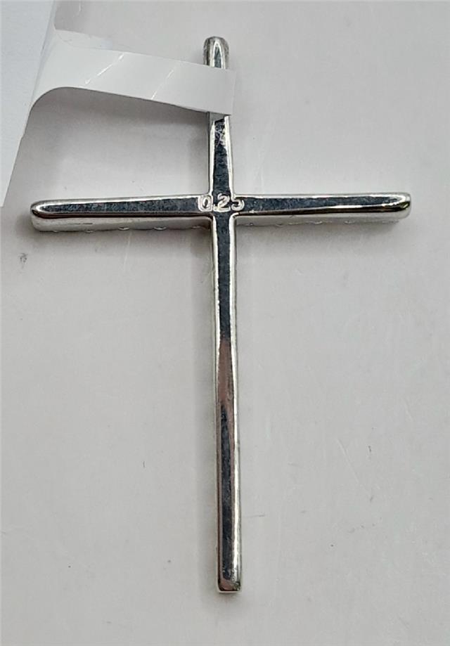 9ct white gold diamond cross pendant with sparkling diamonds, weighs 2.1g, featuring an elegant design and unbranded craftsmanship.