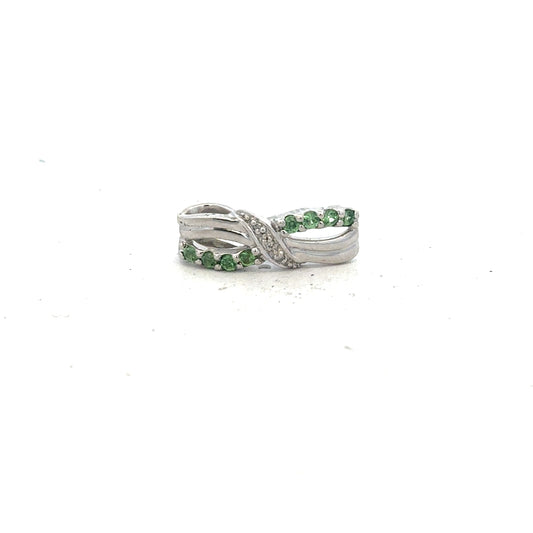 9ct white gold diamond pendant weighing 2.2g, featuring sparkling diamonds, designed for elegant jewelry wear.