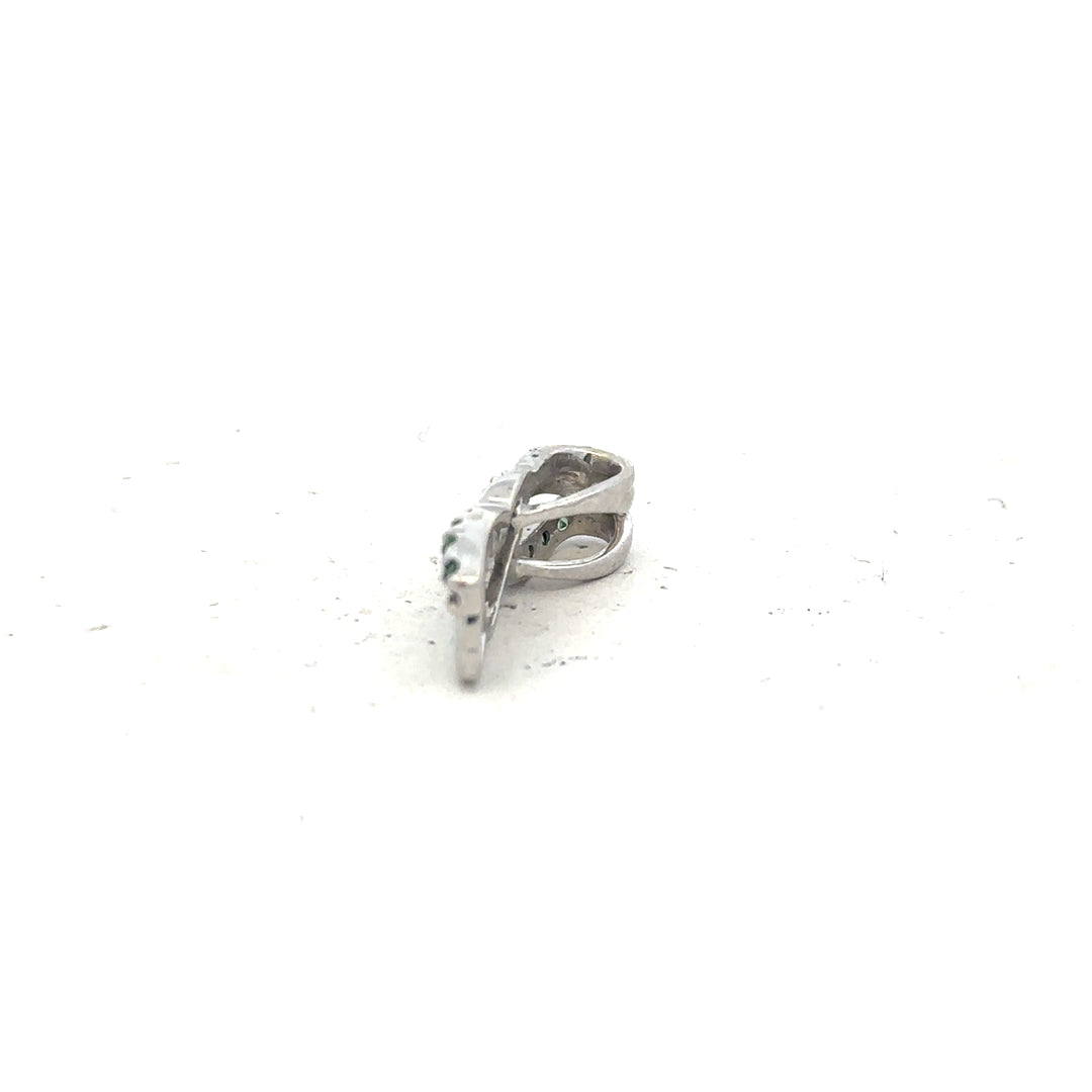 9ct white gold diamond pendant with sparkling diamonds, weighing 2.2g, showcasing a elegant design and fine craftsmanship.