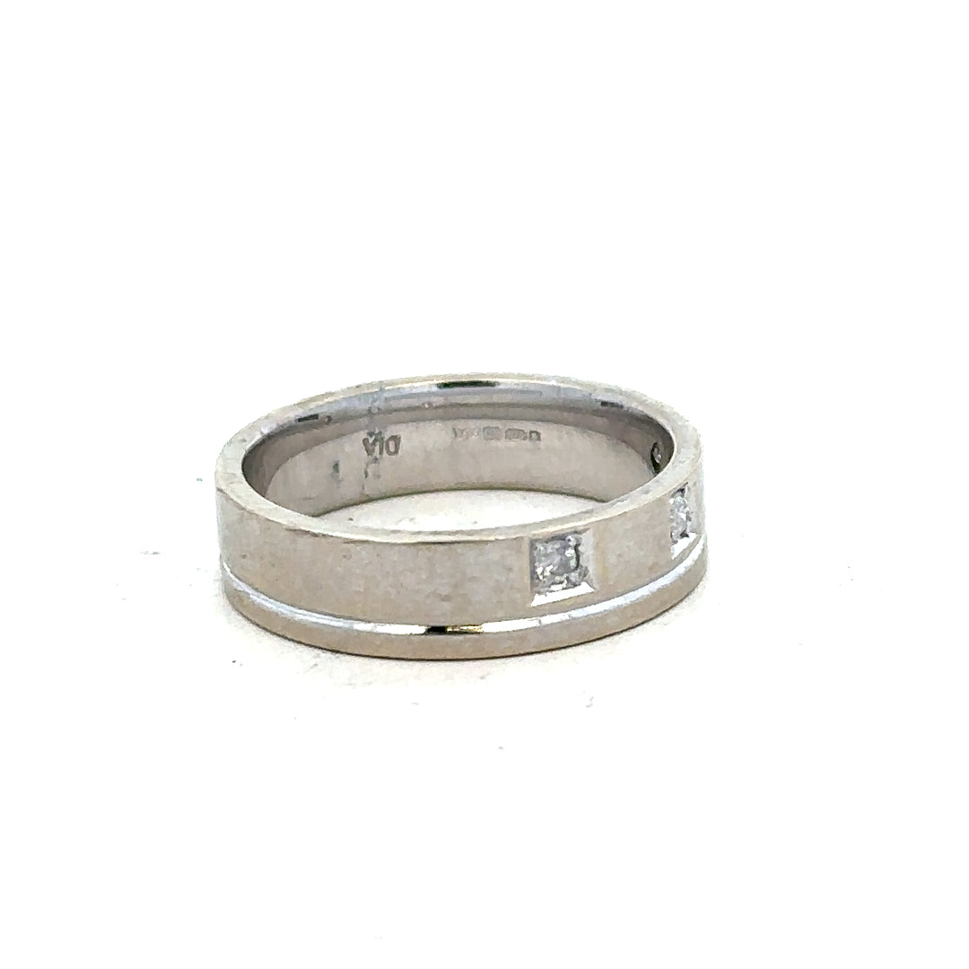 9ct white gold diamond ring in size K1/2 featuring a sparkling diamond setting. Elegant jewelry from an unbranded collection.