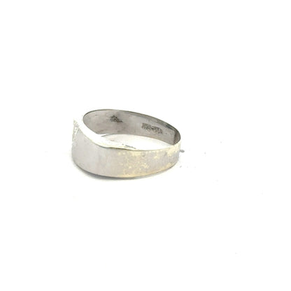 9ct white gold diamond ring size O with sparkling diamonds, showcasing elegant craftsmanship and a polished finish.