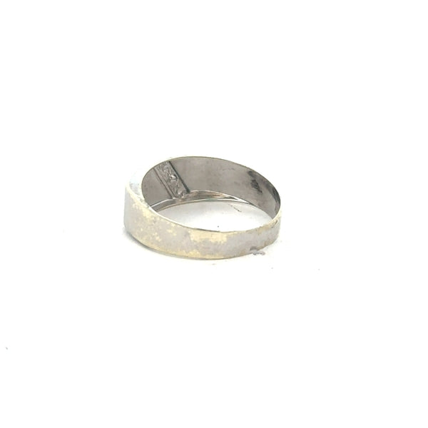9ct white gold diamond ring in size O with sparkling diamonds, showcasing a elegant and classic jewelry design.