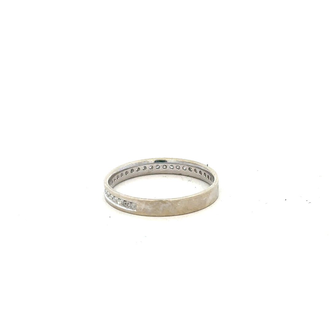 9ct white gold diamond ring size O1/2 with sparkling diamonds, showcasing elegant craftsmanship and fine jewelry design.