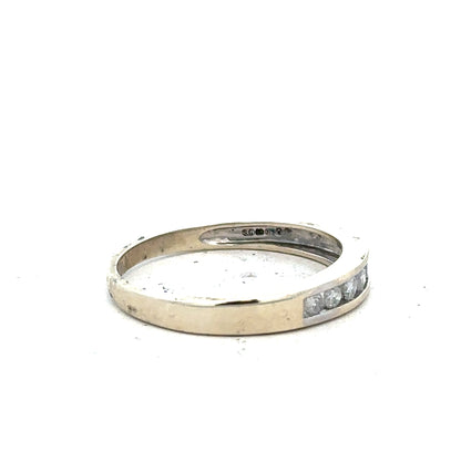9ct white gold diamond ring in size Q with sparkling diamonds, showcasing elegant jewelry craftsmanship.