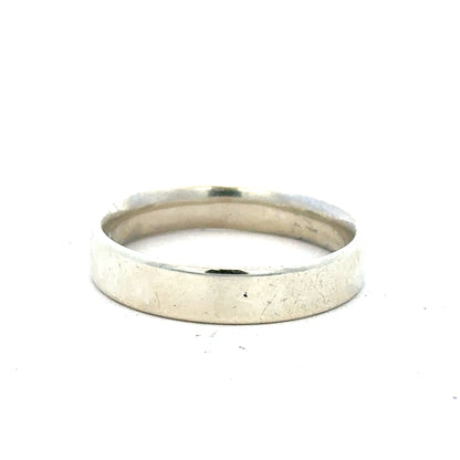 9ct white gold diamond ring in size V with sparkling diamonds, showcasing an elegant jewelry design.