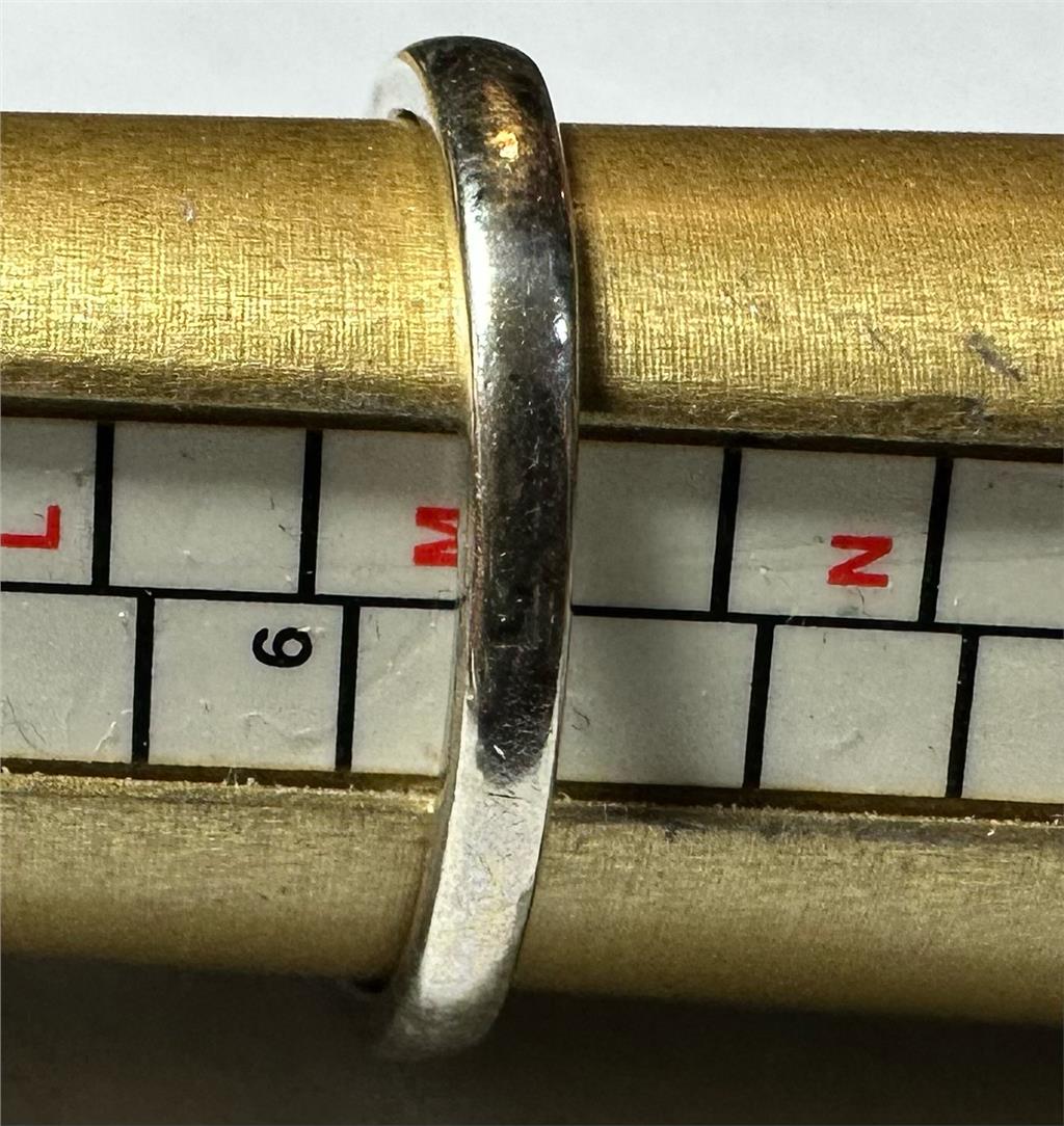 9ct white gold lab-grown diamond ring in size M, featuring a sparkling central diamond and elegant band design.