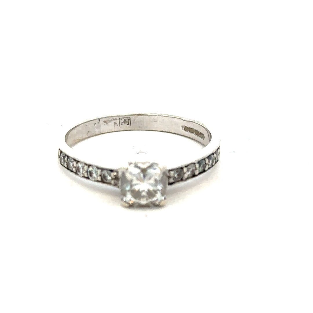 9ct white gold mossainte ring in size R, featuring a detailed mossainte gemstone setting, unbranded jewelry piece.