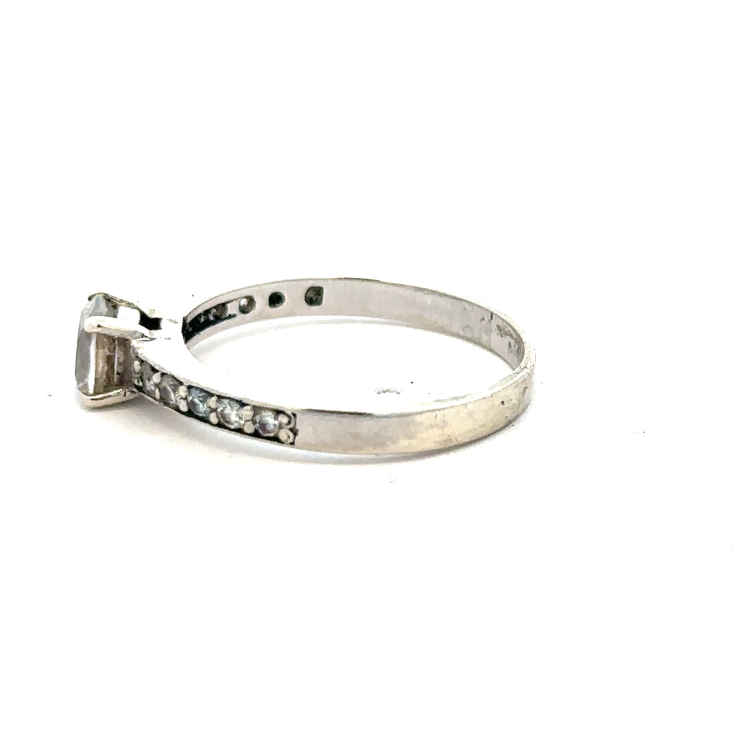 9ct white gold mossainte ring size R with intricate design, featuring sparkling mossainte gemstone on a delicate band.