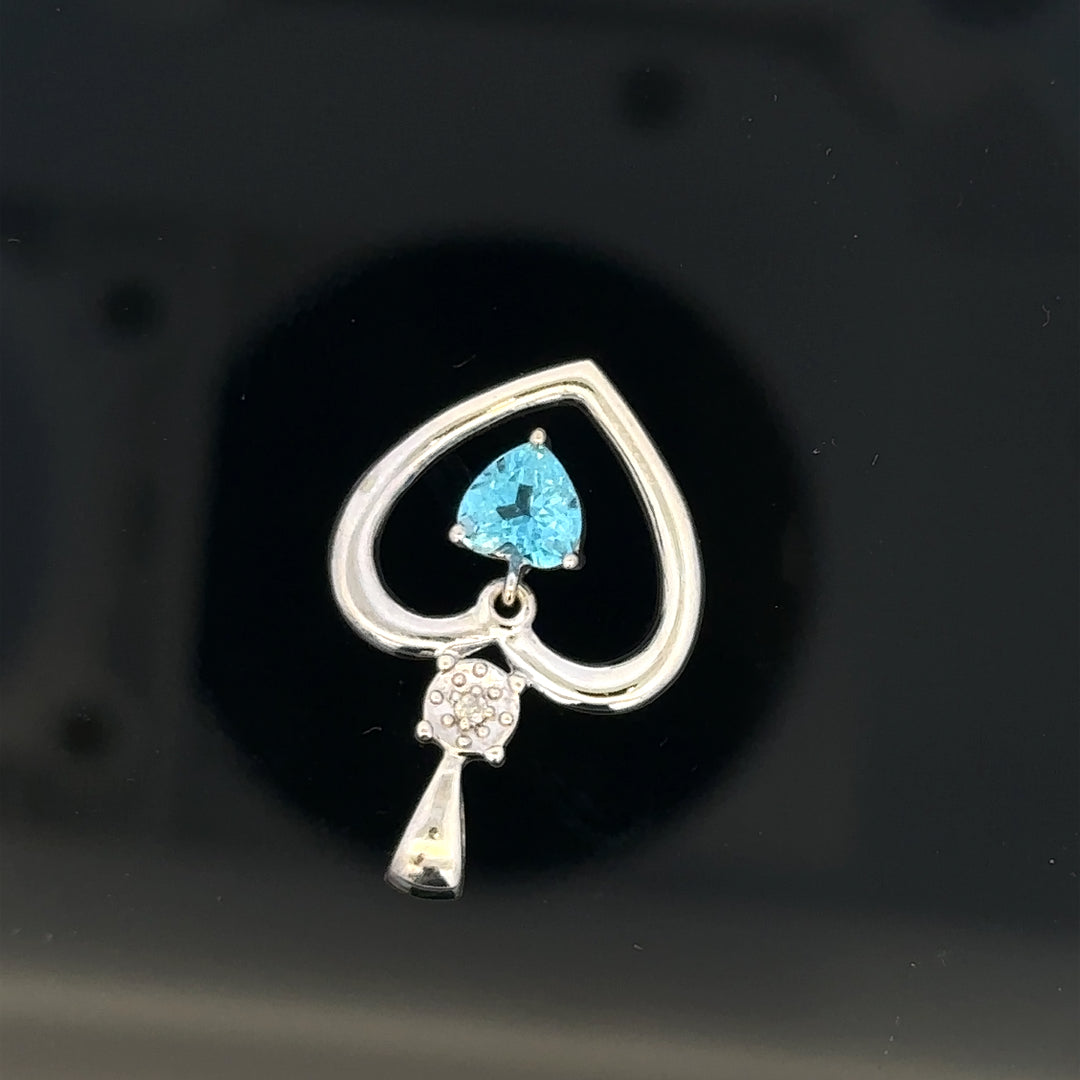9ct white gold pendant weighing 1.2g, featuring a sleek design, displayed against a neutral background.