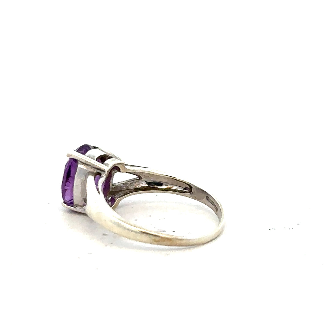 9ct white gold ring in size K with a sleek, polished band, unbranded, showcasing a classic and elegant jewelry design.