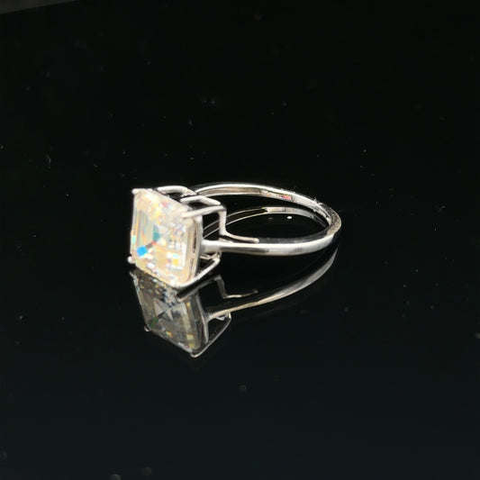 9ct white gold ring size L with a smooth polished band, unbranded jewelry displayed on a white background.