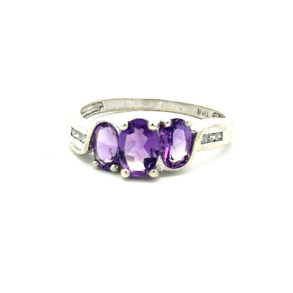 9ct white gold ring in size O1/2 with a smooth band, unbranded, showcasing a sleek and elegant jewelry design.