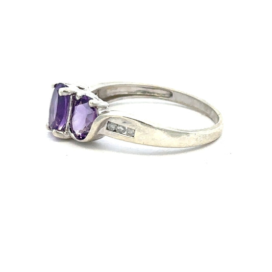 9ct white gold ring in size O1/2, showcasing a sleek, polished band with a smooth finish. Unbranded jewelry piece.
