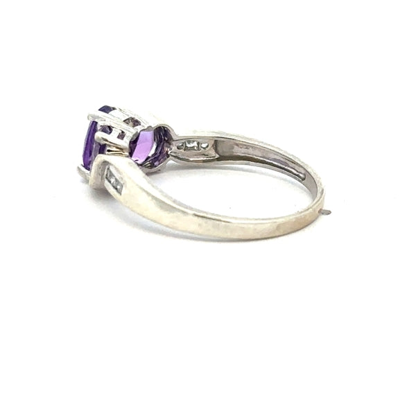 9ct white gold ring size O1/2 with a smooth band, unbranded jewelry, showcasing a polished finish on a plain background.