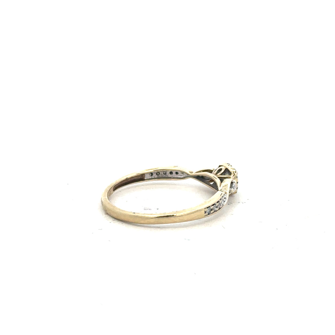 9ct yellow gold diamond ring with 0.33ct sparkle, size S, featuring a classic design and unbranded craftsmanship.