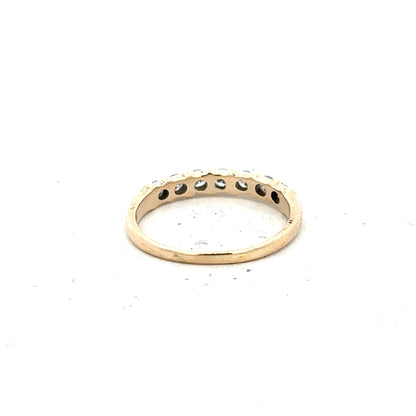 9ct yellow gold diamond ring with 0.40 carat center stone in size N, featuring a classic design and sparkling brilliance.