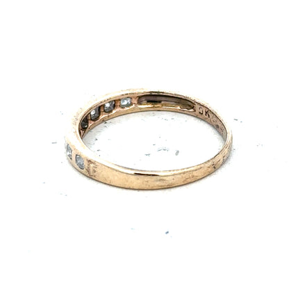 9ct yellow gold diamond ring with 1/4 carat center stone in size O, featuring a sleek and elegant design.