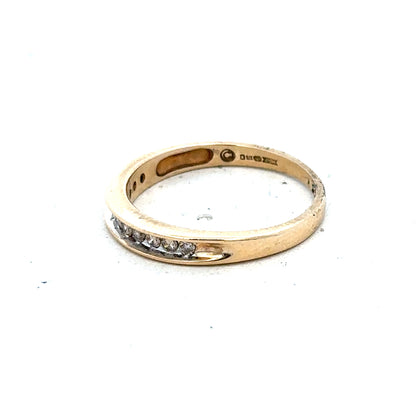 9ct yellow gold diamond ring with 1/4 carat solitaire, size O 1/2, featuring a simple and elegant design.