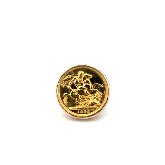 9ct yellow gold full sovereign ring with 1895 design, size O, featuring intricate gold craftsmanship.