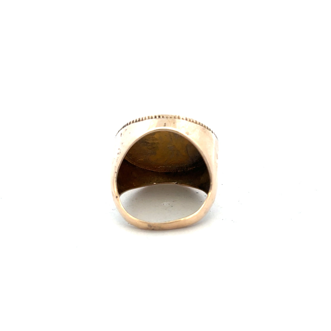9ct yellow gold full sovereign ring in size O, featuring detailed vintage design, unbranded jewelry piece.