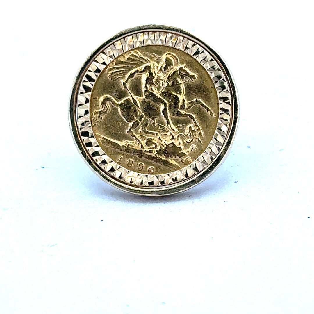 9ct yellow gold Half Sovereign ring with 1896 design, size M1/2, showcasing detailed coin engraving on an unbranded gold ring.