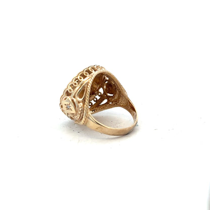 9ct yellow gold half sovereign ring with 1897 coin design, size S, featuring detailed gold craftsmanship.