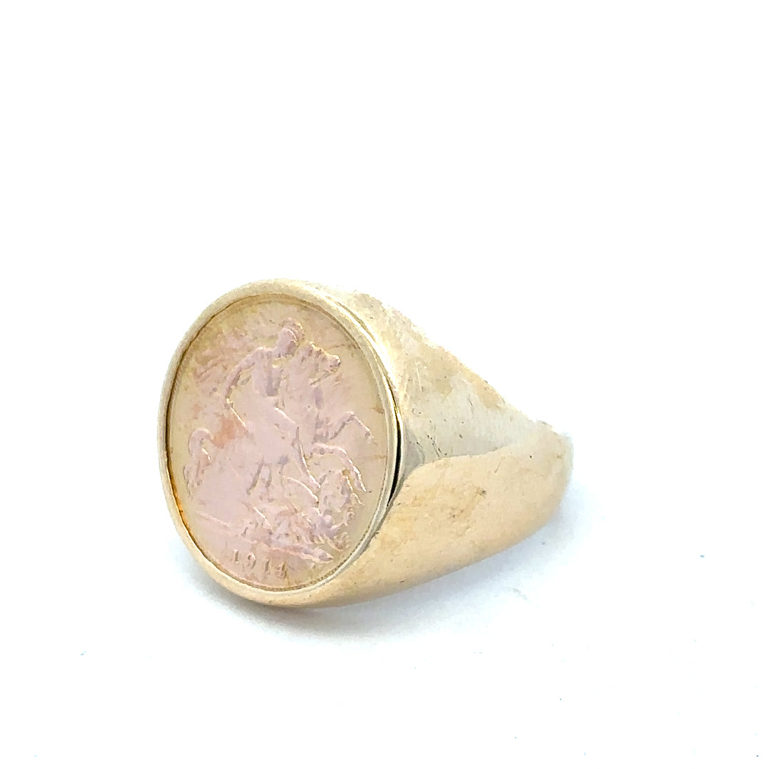 9ct yellow gold 1914 half sovereign ring in size S, featuring vintage coin detail and classic jewelry design.
