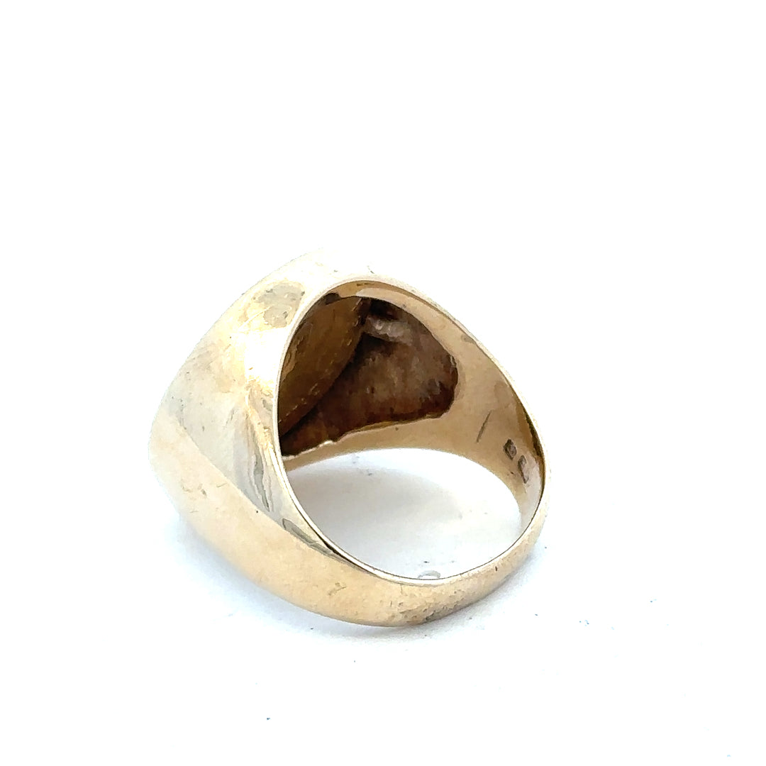 9ct yellow gold 1914 half sovereign ring in size S, featuring detailed vintage coin design and classic gold band.